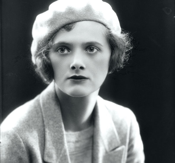 DaphneDuMaurrier-01-590